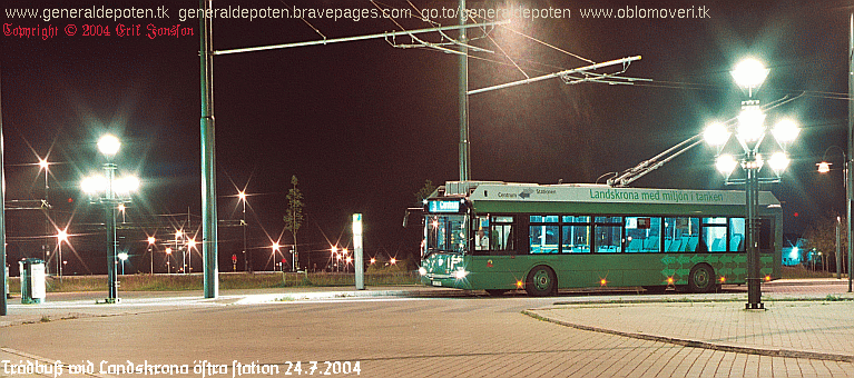bild p&aring; tr&aring;dbuss vid Landskrona &ouml;stra station 24.7.2004