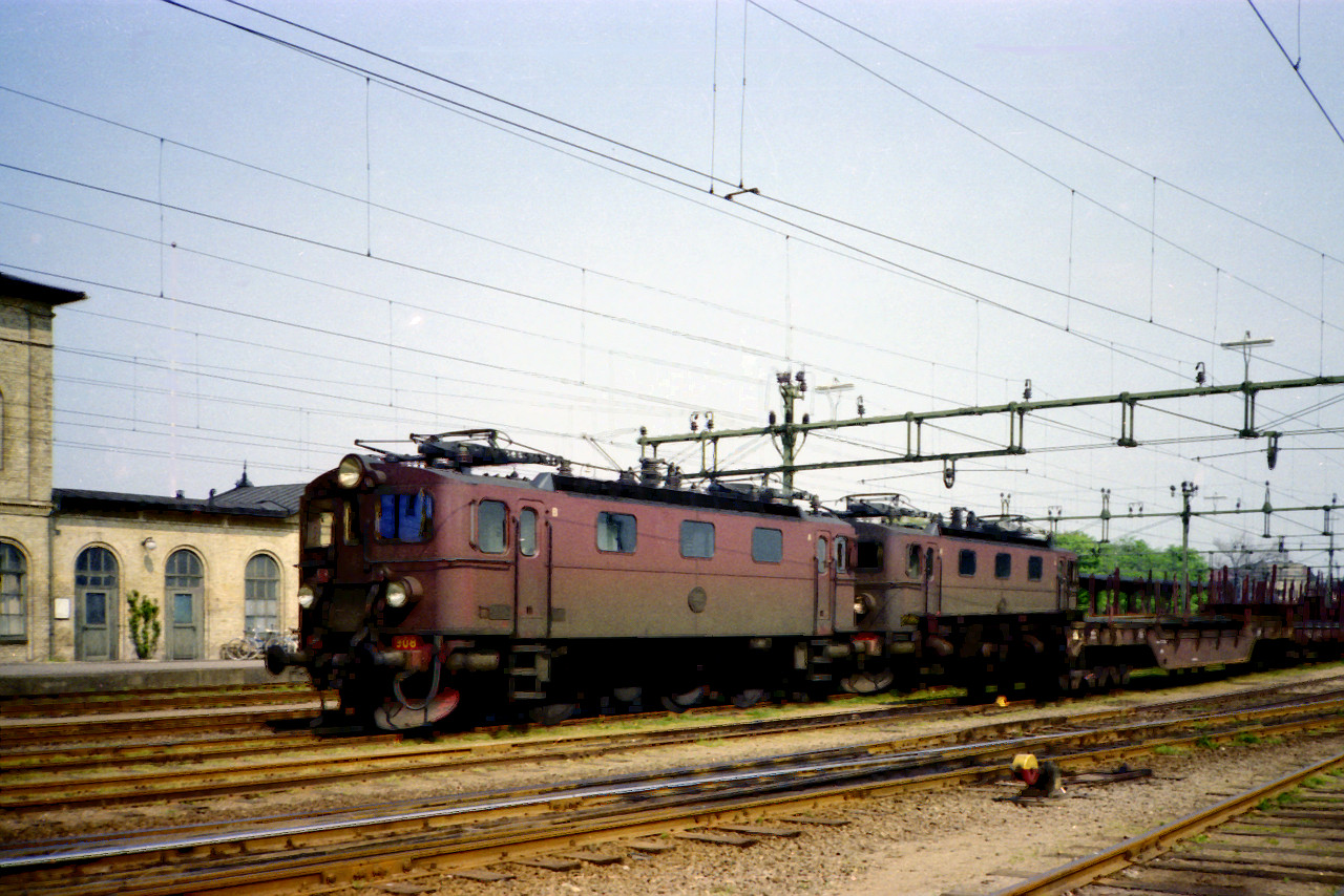 Landskrona järnvägsstation den 15:e maj år 1975