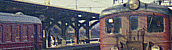 bild av motorvagnståg X7 som ankommer till Lund C på spår 3 mens ett annat X7-tåg står inne på spår 5