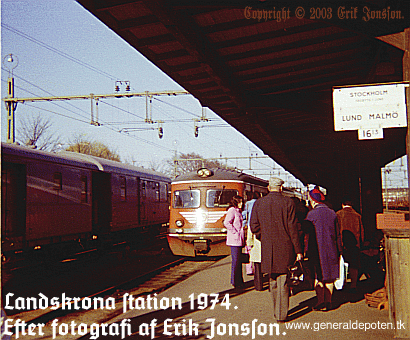 bild av Landskrona j&auml;rnv&auml;gsstation &aring;r 1974 med ankommande X9-t&aring;g (man&ouml;vervagnen fr&auml;mst) p&aring; sp&aring;r 8.