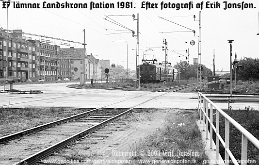 bild av X7-t&aring;g som har l&auml;mnat Landskrona j&auml;rnv&auml;gsstation 1981.