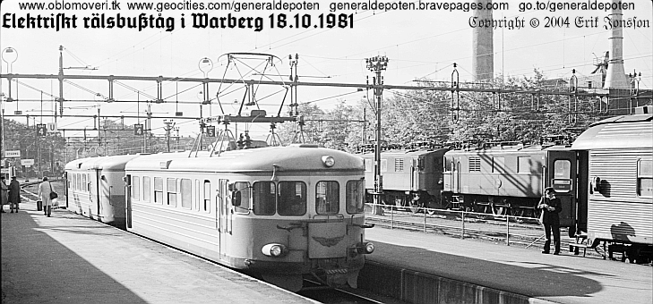bild av elektrisk rälsbuss iVarberg den 18 oktober 1981
