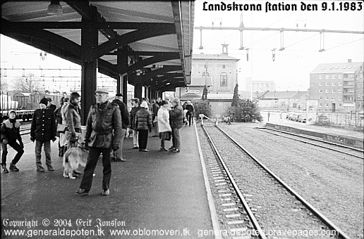 bild av Landskrona station i v&auml;ntan p&aring; X10 9.1.1983