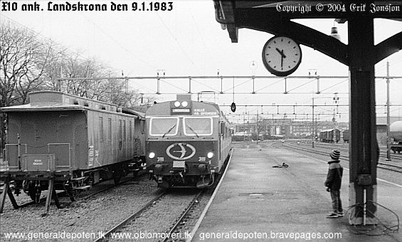 bild av Landskrona station i v&auml;ntan p&aring; X10 9.1.1983