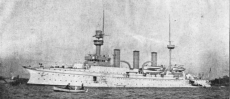 Den tyske kryssaren Hansa, som vid inloppet till Tsingtaus hamn beskyddade den svrt skadade Czarewitsch mot japanernas frfljelse.