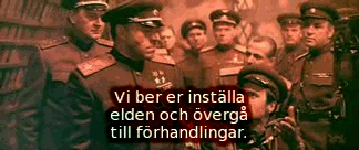 Tysk radioröst: Vi ber er inställa elden och övergå till förhandlingar. Bild ur Ozerovs spelfilm &raquo;Sista stormningen&laquo; (Befrielse 5).