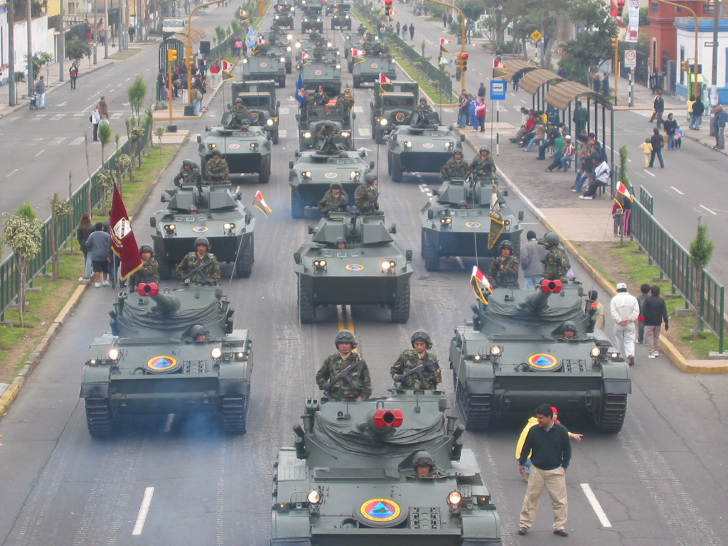 Tanques AMX-13P, Fiat Otomelara 6616 y otros en el desfile militar del 29 de Julio del 2005