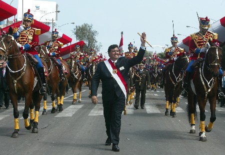 Alan Garc�a y los H�sares de Jun�n