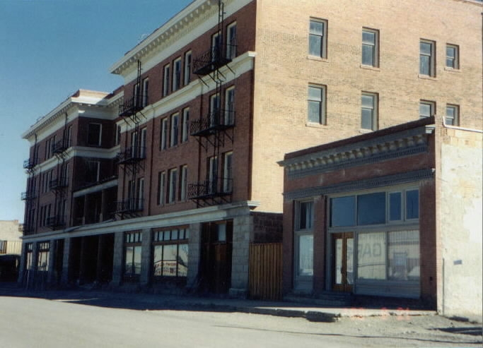 Want More pictures of the outside of the Hotel? Click here