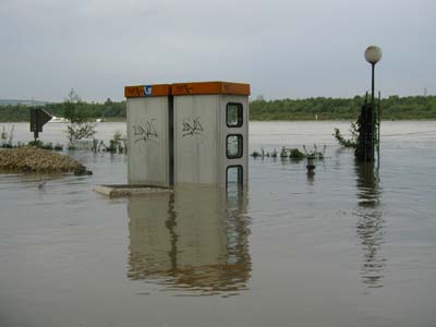 Sand-Ablagerung nach dem Hochwasser 2002
