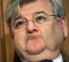 [Begann den 1. Angriffskrieg der BRD (auf dem Balkan): Junker Joschka]