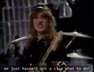 [Steve Priest als Nazi]