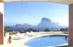 The great view of the ocean and mountains from my swimming pool
