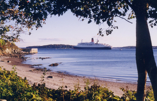 QE2 cruise liner