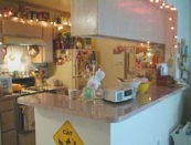 �N���[�[�b�g�O���猩���L�b�`�����J�E���^�[