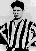 Vicente Palacios, delantero centro del Athletic de Madrid. Gran rematador y protagonista de la final del 16 de mayo de 1926, en Mestalla