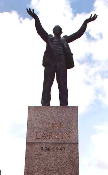Picture of Jim Larkin statue in Dublin city centre