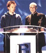 Thom Yorke e Brian Eno ricevono il Freddie Mercury Award - Clicca sull'immagine per ingrandirla