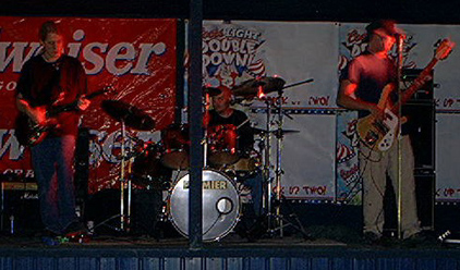 FRENCH TOAST plays outside the  Wonder Bar