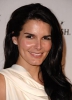 photo Angie Harmon (voz)