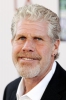 photo Ron Perlman (voz)