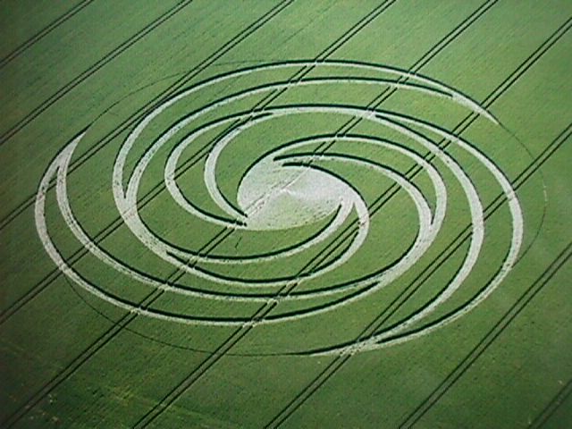 Hackpen Hill, Wiltshire, England - July 4, 1999 � Colin Andrews, CPR International