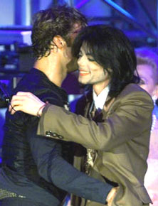Michael Jackson hugging Ricky Martin&nbsp;&nbsp; 