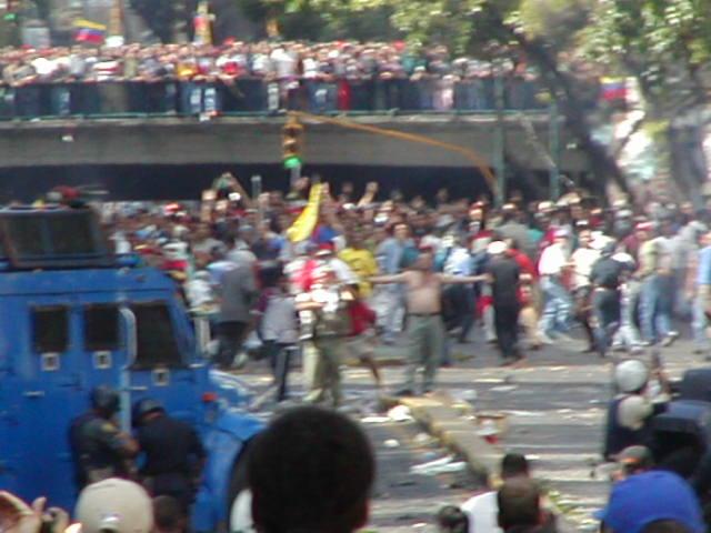 La corrupci�n ha financiado a los C�rculos Bolivarianos (foto: Fast Multimedia)
