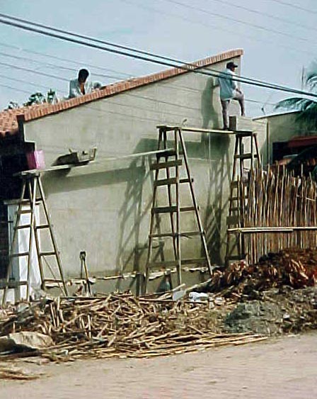 Muchas viviendas "Bolivarianas" tuvieron que ser reconstruidas (foto: Fast Multimedia).