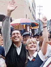 La pareja presidencial en tiempos de feliz matrimonio (foto: Eud.com).