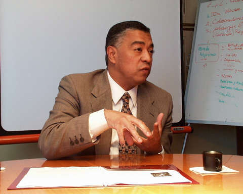 Claudio Ferm�n present� la oferta m�s tecnocr�tica (foto: Venezuela Anal�tica).