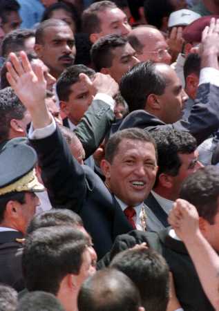 Hugo Ch�vez se relegitim� para luego deslegitimarse con su desempe�o (foto: Terra.com).