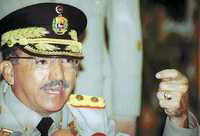 El general Melvin L�pez Hidalgo fue ascendido, pero continuaba bajo sospecha (foto: Eud.com).