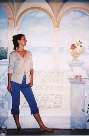 Maria before her mural