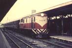 Locomotora #5774 llegando a estaci�n Buenos Aires con local. Circa 1973. Foto Carlos Perez Darnaud