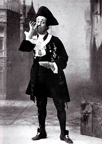 Walter Passmore as Rudolph