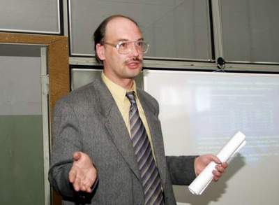 Dr.Oleg Minin