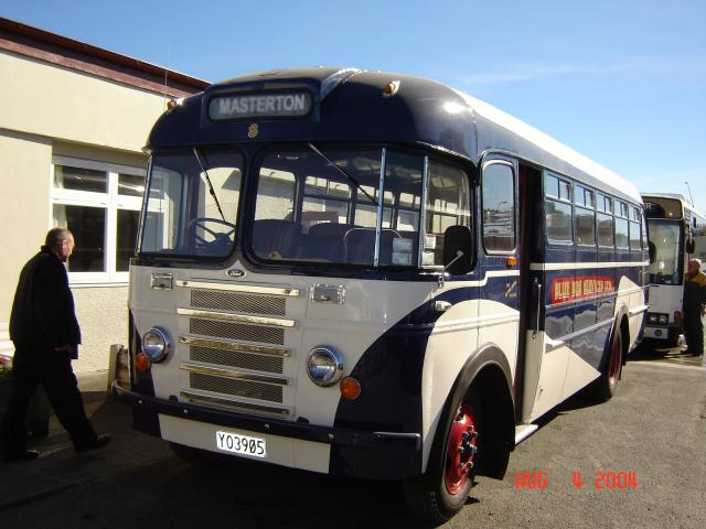 Blue Bus Ford V8