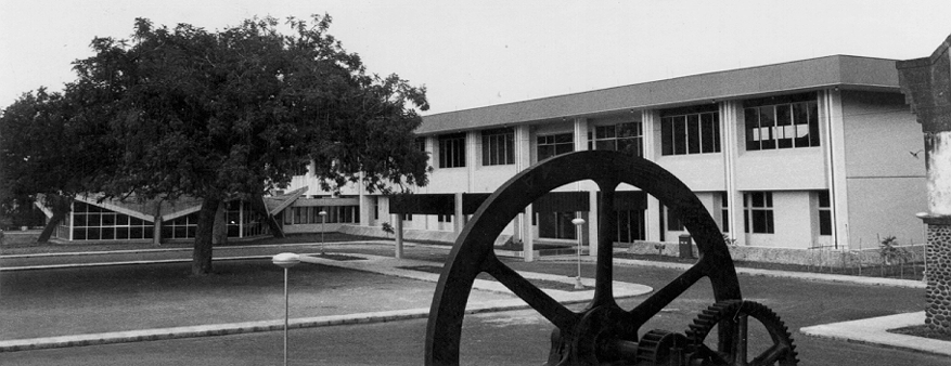 gedung3.gif (284212 bytes)