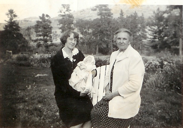 The Family of Erma Ratcliff-Holmes & Arthur Kage Holmes