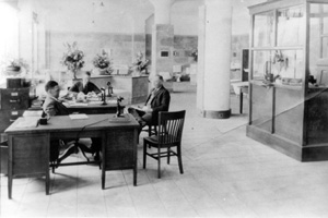 945 Bryant interior about 1930