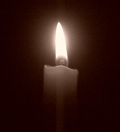candle1.jpg (16497 bytes)