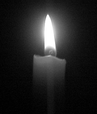 candle2.jpg (16628 bytes)