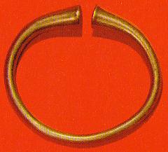 Merovingian bracelet made of gold, found in the grave of king Childerik (Doornik, Belgium 450AD)