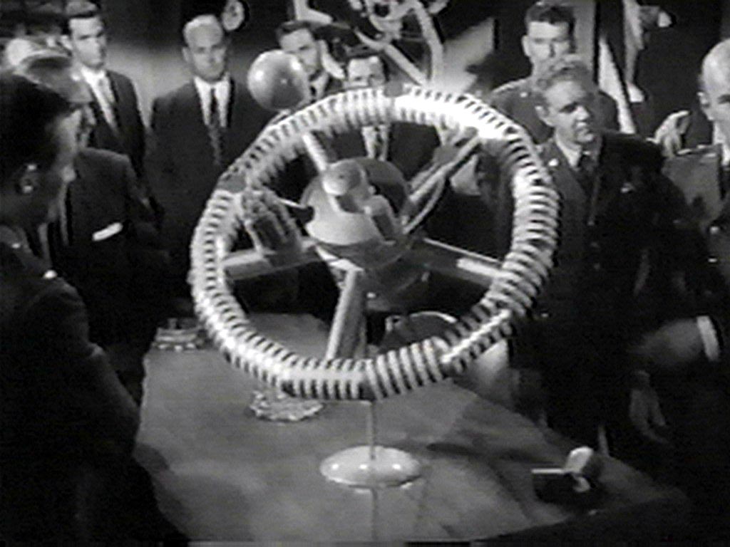 Plenty of room for a crew of 350, Colonel!