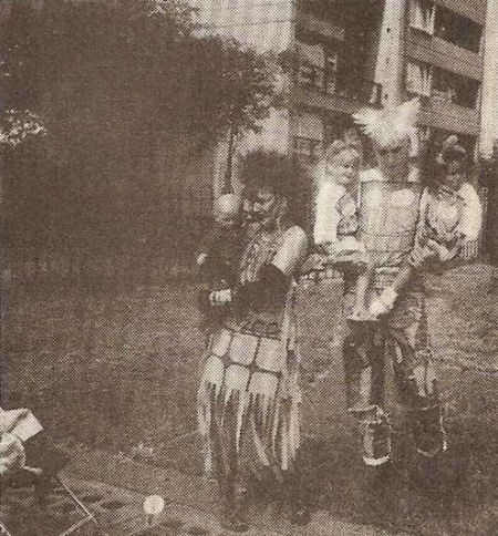 Zillah & Sid outside their flats with young Ballet fans