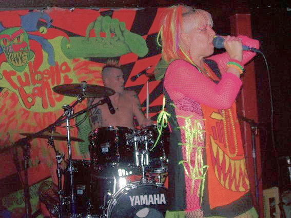 Sid & Zillah on stage at a recent Margate show on September 7th (Pic courtesy of Anarchy At The Seaside)