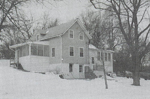 Dr. W.H. Morris' house near Toddville, Iowa