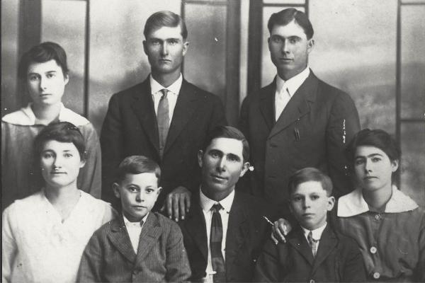 stokes1.jpg (31232 bytes)