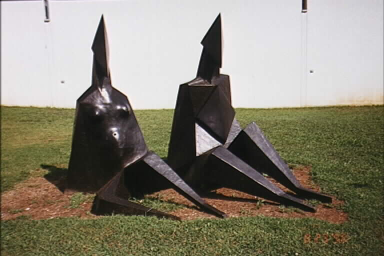 81221_12.jpg (41681 bytes)